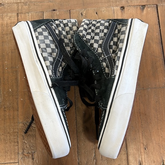 Vans hi top black checkerboard sneakers - Picture 8 of 12